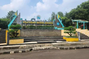 Viral tindakan asusila mahasiswa sesama jenis di PNJ, ayah pelaku bersujud: Saya mohon maaf