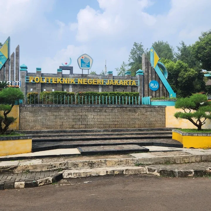 Viral tindakan asusila mahasiswa sesama jenis di PNJ, ayah pelaku bersujud: Saya mohon maaf