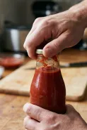 Tutup botol saus susah dibuka? Ternyata ini 4 solusi genius tanpa bikin tangan sakit