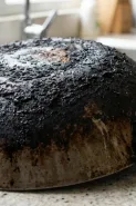 Pantat wajan gosong dan penuh kerak? coba 2 bahan dapur ini sebelum beli pembersih khusus