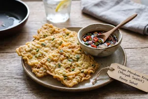 Resep tempe goreng mendoan tetap krispi walaupun dimasak pakai minyak sedikit, ini triknya