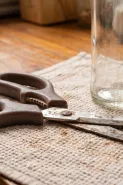 Cara menajamkan gunting tumpul dan berkarat di rumah, modal sabun cuci piring dan botol sirup