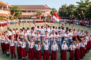9 Contoh teks yel-yel lomba 17 Agustus untuk anak SD hingga SMA yang kreatif dan kompak