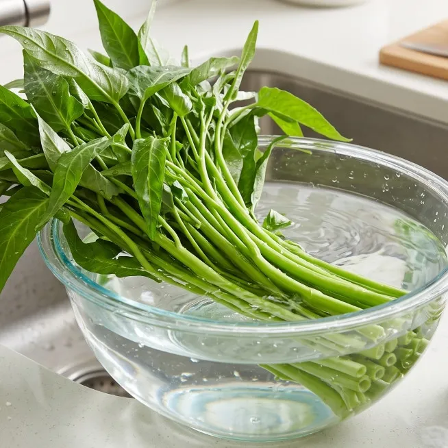 Cara cuci kangkung supaya bebas ulat dan tidak cepat menghitam saat ditumis