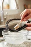 Cara membersihkan karet blender yang menghitam agar kotoran dan minyak berkurang, pakai bahan dapur