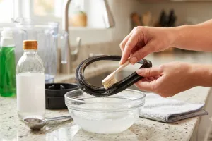 Cara membersihkan karet blender yang menghitam agar kotoran dan minyak berkurang, pakai bahan dapur
