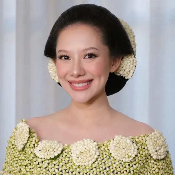 Sambut buah hati pertama, Rio Haryanto dan Athina Papadimitriou gelar tradisi mitoni penuh kehangatan