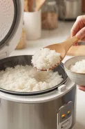 Berapa lama nasi di rice cooker masih aman dimakan? Ini penjelasannya