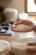 Beras mulai berbau apek sebelum dimasak, masih aman atau sebaiknya dibuang? Ini tanda yang perlu dicek