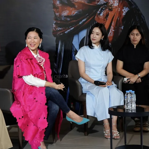 Penutup manis BRI JF3 Fashion Festival 2026, LAKON Indonesia &amp; Hahm Eun-jung hadirkan Koleksi "HARSA"