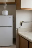Bolehkah rice cooker ditaruh di atas kulkas atau microwave? ini risiko dan aturan utamanya