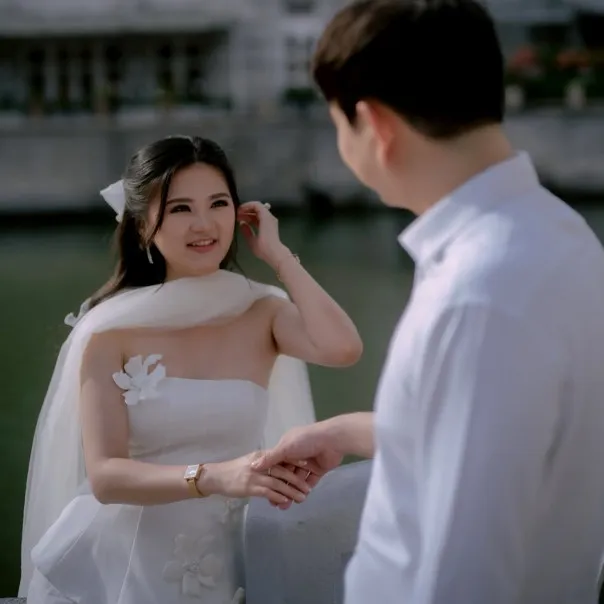 Felicia Tissue bagikan foto prewedding di Singapura, sosok calon suami masih dirahasiakan