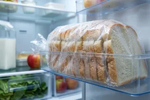 Kenapa roti tawar jadi basah setelah masuk kulkas? Ini penyebab dan cara menyimpannya