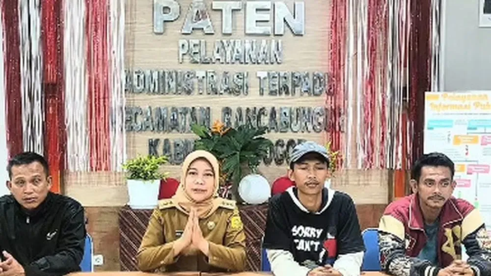 polemik tukang cukur Rancabungur © 2026 