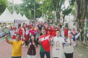 Ratusan ibu-ibu rayakan HUT RI di Taman Ahmad Yani Medan bareng Mahsuri, yuk intip keseruannya!