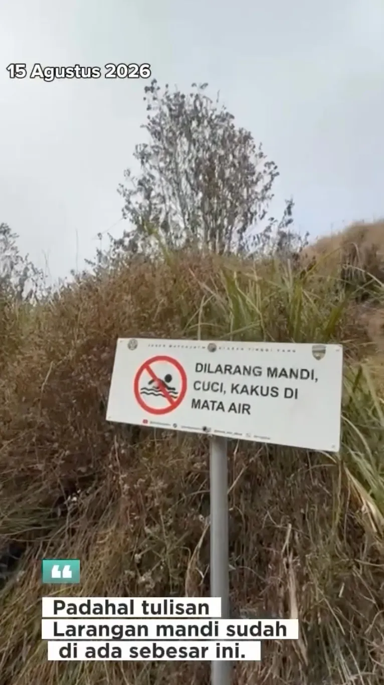 Pendaki nekat mandi di Mata Air Qolbu Gunung Argopuro © 2026 Pendaki nekat mandi di Mata Air Qolbu Gunung Argopuro © 2026
