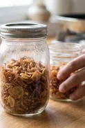 Kenapa bawang goreng cepat melempem setelah disimpan? Ini kesalahan saat mendinginkan dan menyimpannya