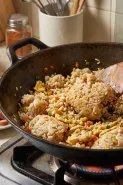 Nasi goreng rumahan sering menggumpal? Ini kesalahan yang bikin hasilnya kurang maksimal