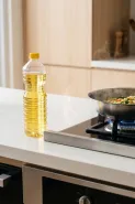 Jangan lagi taruh minyak goreng di dekat kompor, ini alasannya