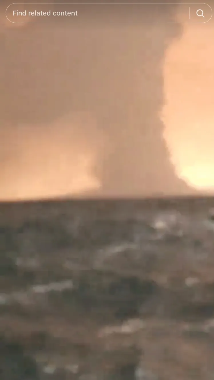 kapal nelayan dihujani batu Anak Krakatau © 2026 