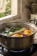 Dapur terasa pengap dan bau asap udara luar? Rebus bahan ini biar ruangan segar kembali