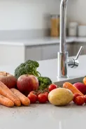 Sayur & buah terkena debu kering tebal? Sikat halus dulu sebelum kena air biar tak jadi lumpur lengket