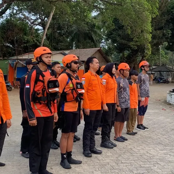Tim SAR perluas pencarian rombongan jurnalis hilang kontak di Selat Sunda, 8 orang teridentifikasi