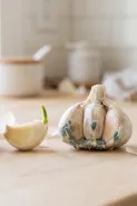 Bawang putih mulai bertunas, masih bisa dipakai masak atau harus dibuang?
