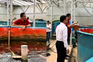 Purbaya “mancing” ikan bukan isapan jempol, ini 5 potret santainya beri makan ternak nila dan mujair