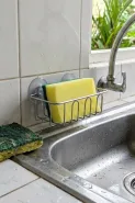 Spons cuci piring mulai bau meski sudah dicuci, ini tanda sudah tak layak dipakai