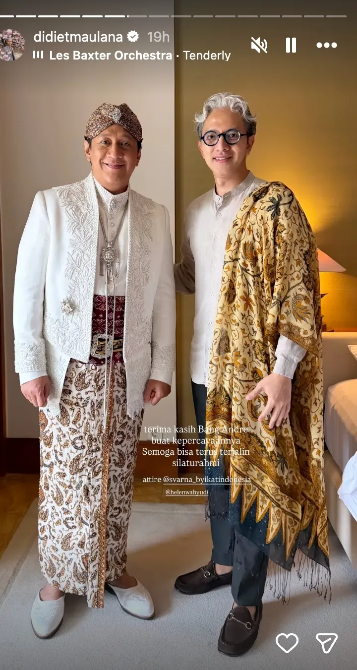 baju akad Andre Taulany © 2026