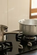 Panci stainless vs aluminium, apa bedanya untuk masak sehari-hari?