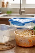 Jangan asal pakai, ini tanda wadah plastik sudah harus dipensiunkan dari dapur