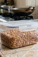 Kacang goreng cepat tengik? Cek wadah dan kondisi penyimpanannya