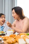 Gimana sih solusi mengenalkan rasa gurih ke anak agar tidak jadi picky eater? Ternyata segampang ini