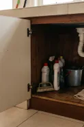 Kolong wastafel bau apek padahal dapur sudah bersih? Coba cek 5 bagian ini