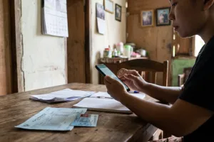 Cara daftar Perlinsos digital lewat HP untuk bansos 2027, catat langkah resmi & ciri tautan palsunya!