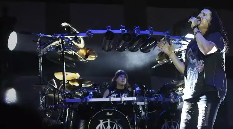 25 Foto komplet konser Dream Theater 25th Anniversary Tour di Jogja