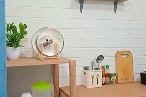 Cocok buat kaum minim bujet, 9 cara makeover dapur sepetak ini bikin ruangan jadi tak pengap & sumpek