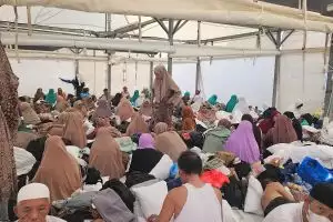 The facilities are very different from those of Korean Hajj pilgrims, these 9 photos of Indonesian Hajj tents in Mina make you sad