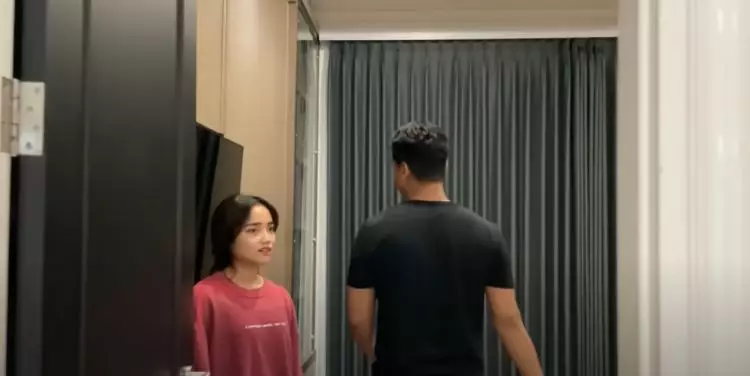 Punya rumah Rp12 M di usia 23 tahun, 10 potret kamar Fadly Faisal view balkon langsung taman indoor