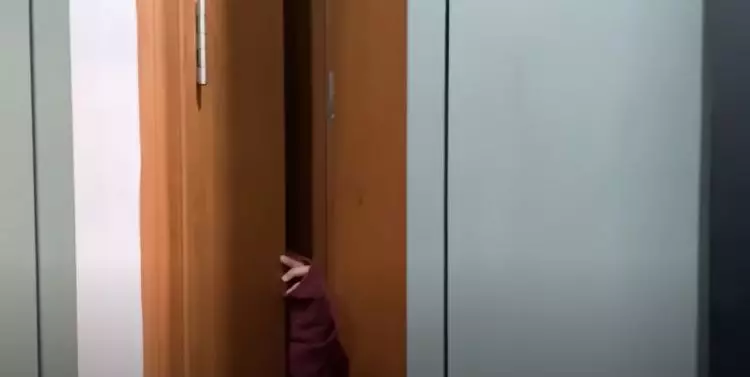 Punya rumah Rp12 M di usia 23 tahun, 10 potret kamar Fadly Faisal view balkon langsung taman indoor