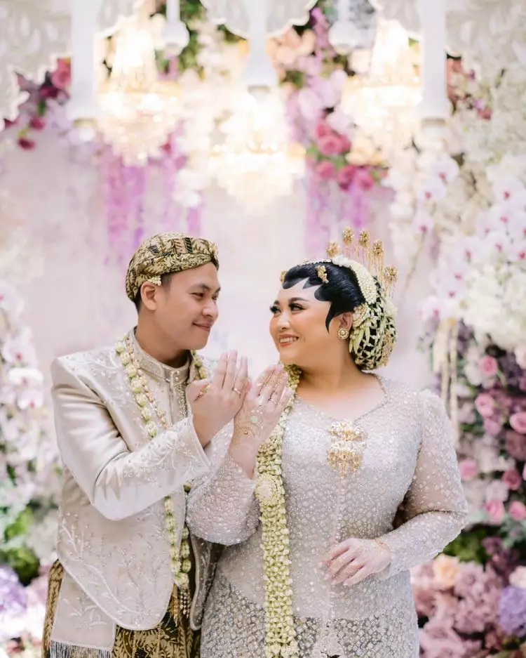 9 Potret Clarissa Putri dan Sandro menikah, momen Fadil Jaidi jadi Pagar Bagus nangis jadi sorotan