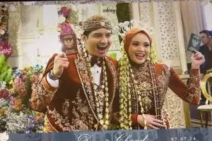 9 Momen pernikahan Chand Kelvin yang lepas lajang saat usia 39 tahun, maharnya 77 gram emas