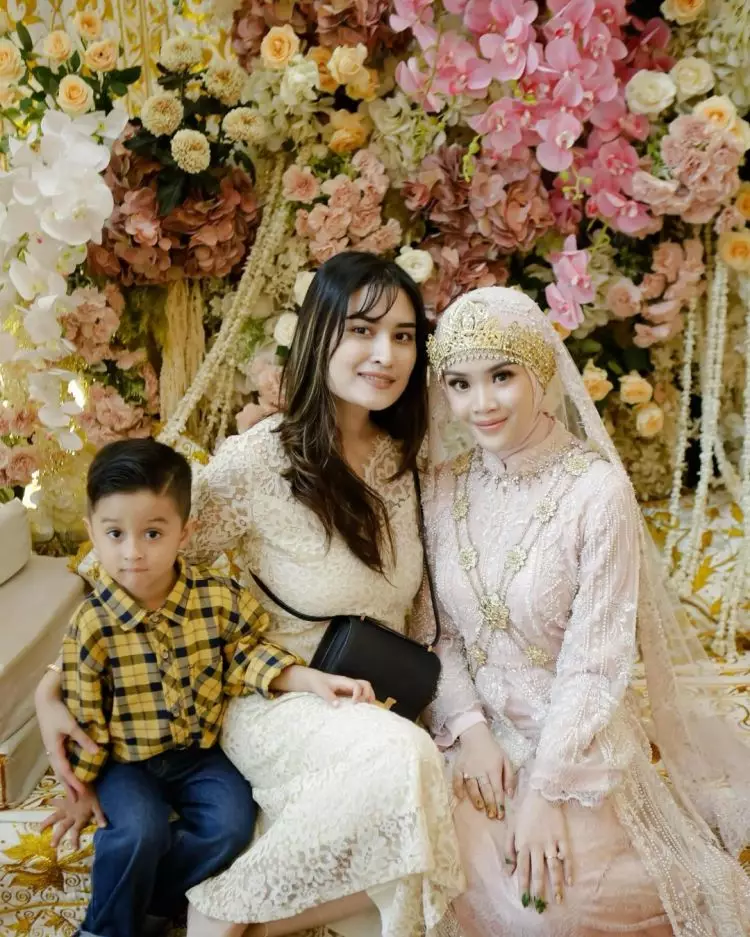 11 Pesona Dea Sahirah istri Chand Kelvin dari pengajian hingga akad nikah, manglingi saat Peusijuek