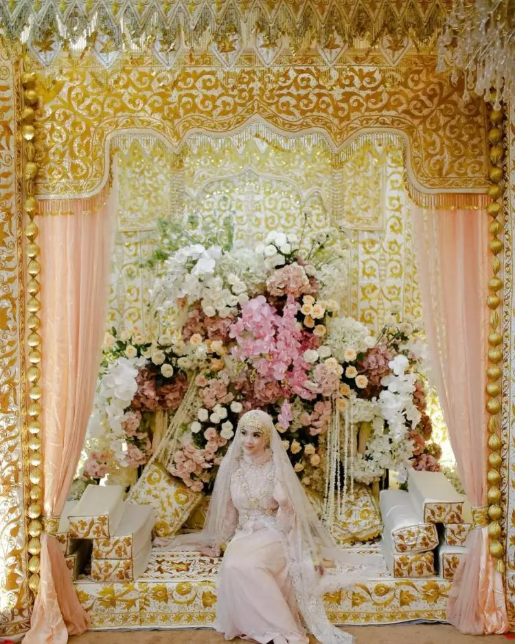 11 Pesona Dea Sahirah istri Chand Kelvin dari pengajian hingga akad nikah, manglingi saat Peusijuek