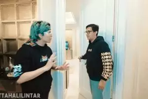 Tempati rumah mewah Rp32 miliar, 11 potret kamar tidur Andre Taulany dan Erin ini bernuansa serba emas