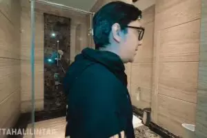 Tempati rumah mewah Rp32 miliar, 11 potret kamar tidur Andre Taulany dan Erin ini bernuansa serba emas