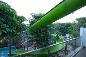 Pernah pamer saldo ATM Rp1 triliun, 11 potret kantor Baim Wong megah ada kolam renang bak waterboom
