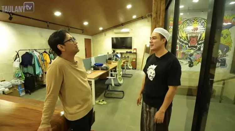 Pernah pamer saldo ATM Rp1 triliun, 11 potret kantor Baim Wong megah ada kolam renang bak waterboom